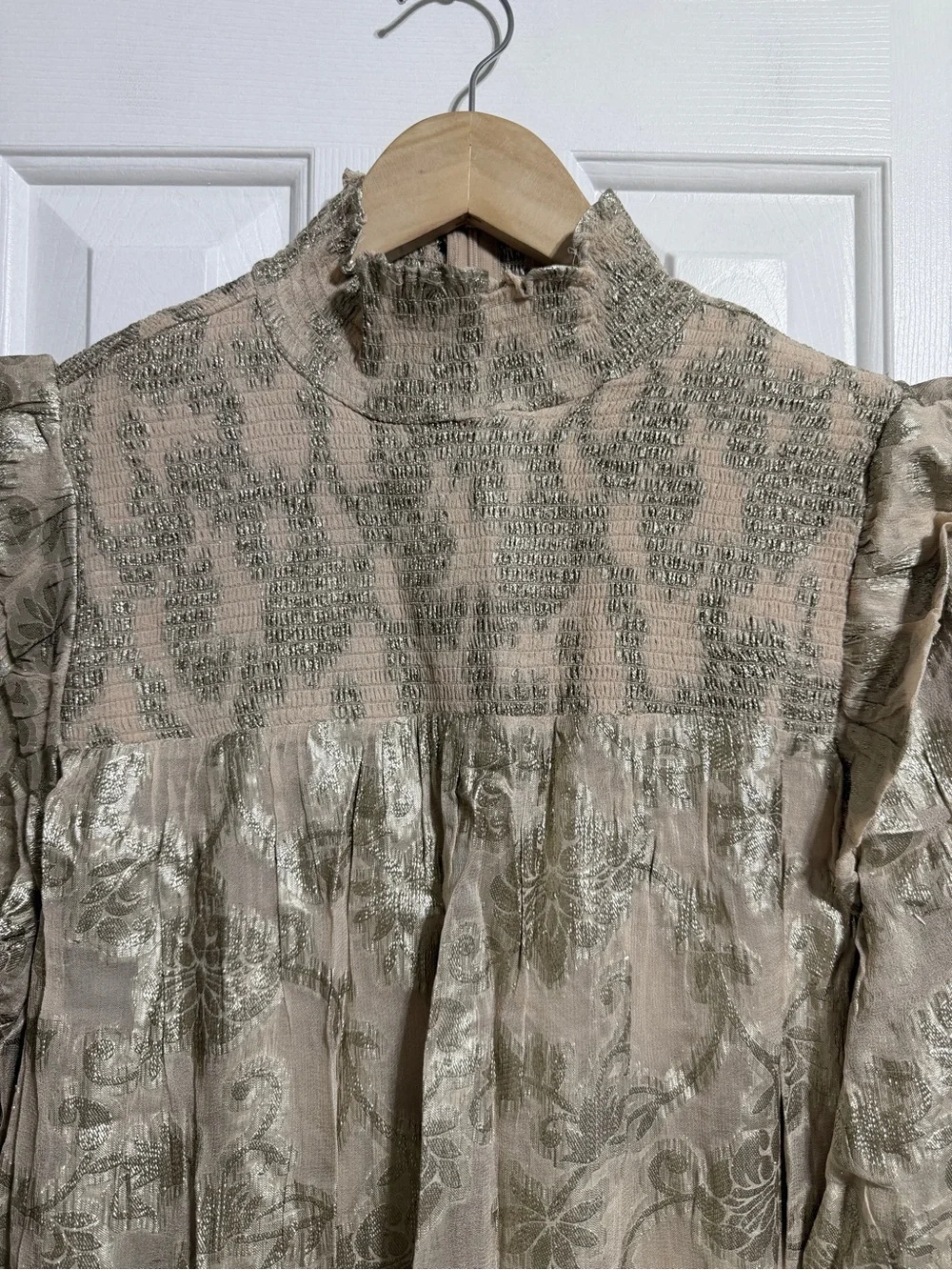 NWT Elan champagne gold foiled tiered long sleeve turtleneck cocktail dress M